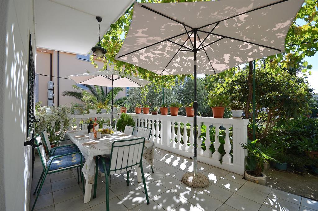 Apartments Branko Vodice Dış mekan fotoğraf